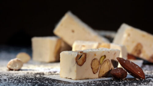 Le nougat de Montélimar : dur, tendre et bio, un délice à découvrir chez un fabricant artisanal !